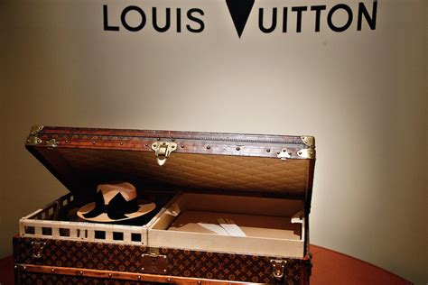 storia di louis vuitton in sinteso|Il grattacielo di bauli Louis Vuitton a New York .